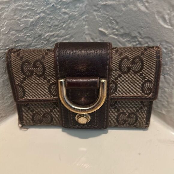 Gucci GG Logo Key Holder Wallet Case Brown Buckle Front Classic Monogram 5 Ring - Picture 1 of 14